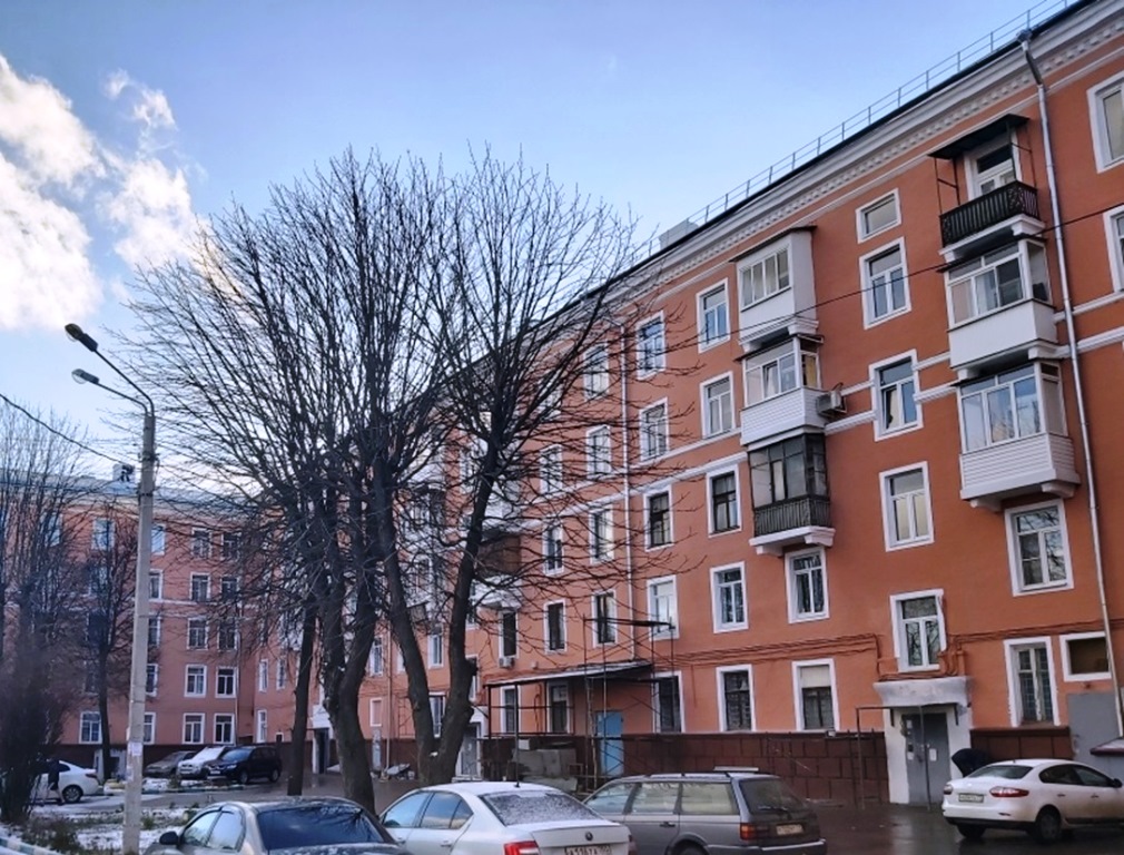 В городе Новомосковске проведена приемка отремонтированного в 2021 году фасада многоквартирного дома 6 по ул.Московская.